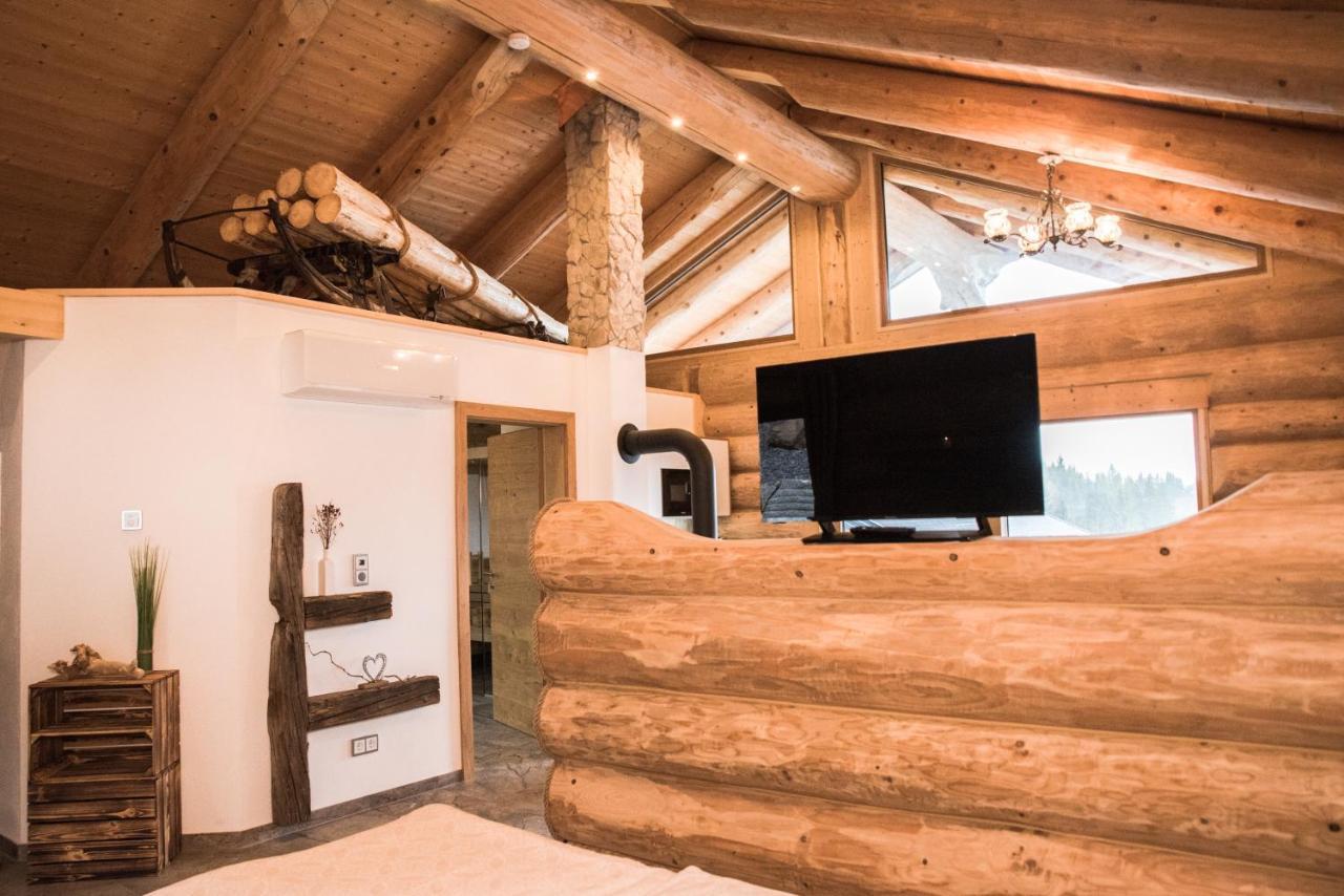 Blockhausen Luxus Chalets Oberschwarzenberg Exterior photo