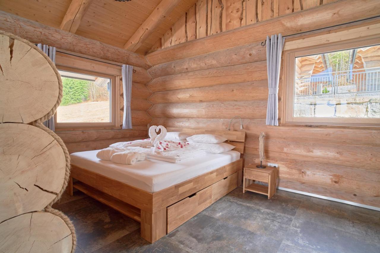 Blockhausen Luxus Chalets Oberschwarzenberg Exterior photo